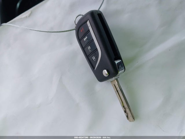 Продажа на аукционе авто 2018 Toyota Camry Le, vin: 4T1B11HK0JU069794, номер лота: 45247290