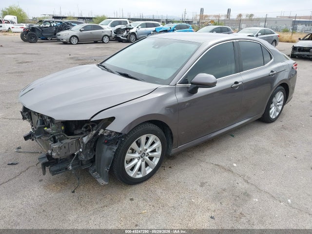 Toyota CAMRY LE 2018 4T1B11HK0JU069794 Image 2