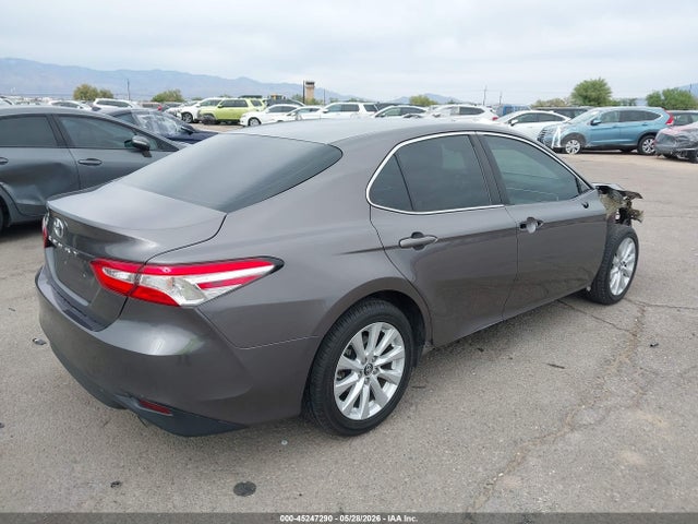 Toyota CAMRY LE 2018 4T1B11HK0JU069794 Image 4