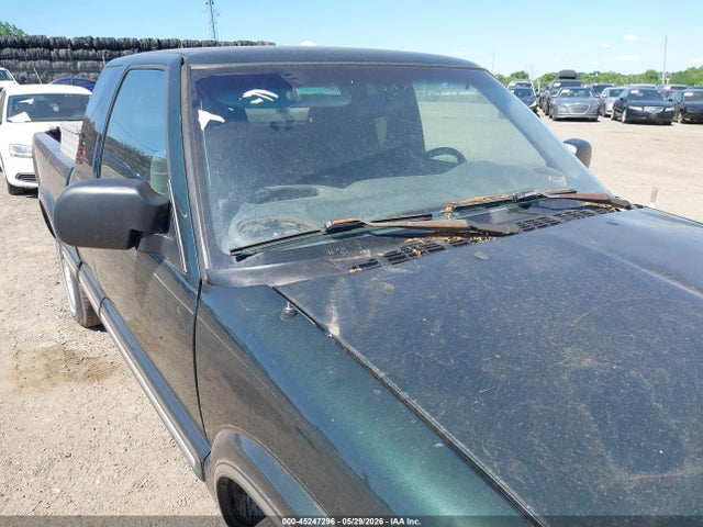 45247296 :رقم المزاد ، 1GCDT19WX18246241 vin ، 2001 Chevrolet S-10 Ls مزاد بيع