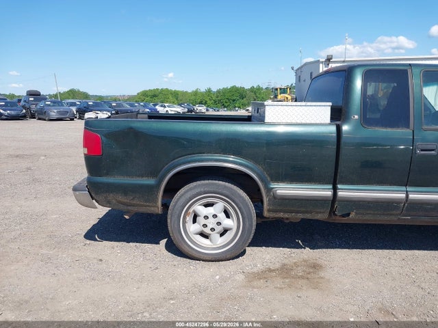 45247296 :رقم المزاد ، 1GCDT19WX18246241 vin ، 2001 Chevrolet S-10 Ls مزاد بيع