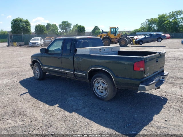 45247296 :رقم المزاد ، 1GCDT19WX18246241 vin ، 2001 Chevrolet S-10 Ls مزاد بيع
