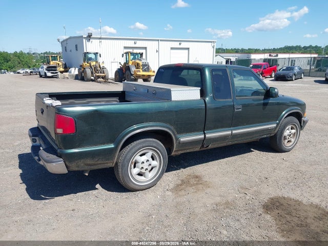45247296 :رقم المزاد ، 1GCDT19WX18246241 vin ، 2001 Chevrolet S-10 Ls مزاد بيع