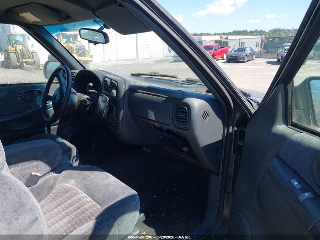 45247296 :رقم المزاد ، 1GCDT19WX18246241 vin ، 2001 Chevrolet S-10 Ls مزاد بيع