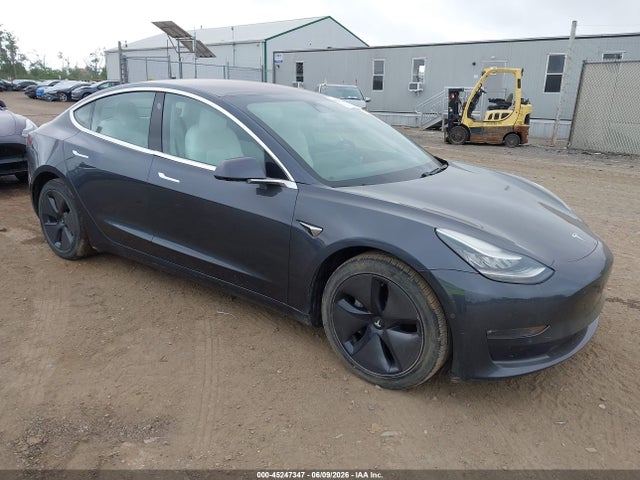45247347 :رقم المزاد ، 5YJ3E1EB2JF169812 vin ، 2018 Tesla Model 3 Long Range/performance مزاد بيع