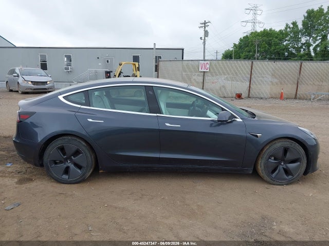 Продажа на аукционе авто 2018 Tesla Model 3 Long Range/performance, vin: 5YJ3E1EB2JF169812, номер лота: 45247347