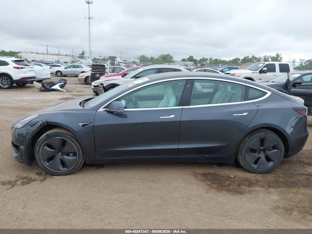Продажа на аукционе авто 2018 Tesla Model 3 Long Range/performance, vin: 5YJ3E1EB2JF169812, номер лота: 45247347