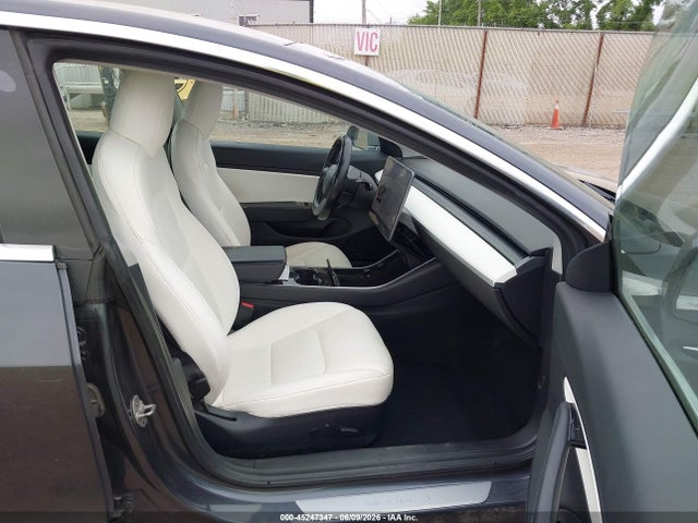 Продажа на аукционе авто 2018 Tesla Model 3 Long Range/performance, vin: 5YJ3E1EB2JF169812, номер лота: 45247347
