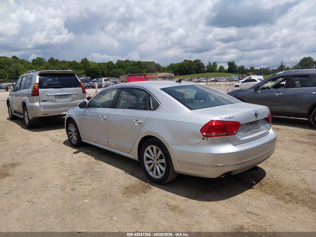 2012 Volkswagen Passat 2.5l Sel მანქანა იყიდება აუქციონზე, vin: 1VWCH7A37CC073888, აუქციონის ნომერი: 45247385