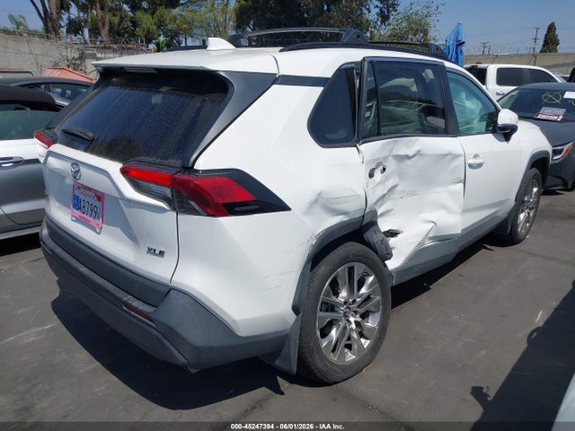 2019 Toyota Rav4 Xle Premium მანქანა იყიდება აუქციონზე, vin: 2T3C1RFV4KC030880, აუქციონის ნომერი: 45247394