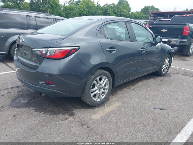 45247457 :رقم المزاد ، 3MYDLBYV6HY184593 vin ، 2017 Toyota Yaris Ia مزاد بيع