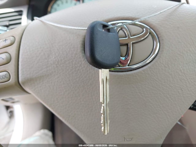 45247499 :رقم المزاد ، 4T1CE38P15U955533 vin ، 2005 Toyota Camry Solara Se مزاد بيع