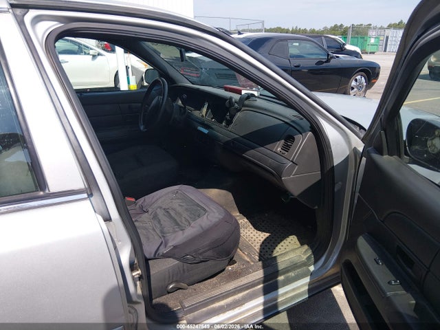 45247549 :رقم المزاد ، 2FAHP71W33X205012 vin ، 2003 Ford Crown Victoria Police مزاد بيع