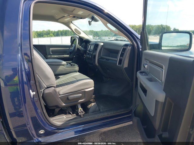45247564 :رقم المزاد ، 3C6JR7DG1HG765355 vin ، 2017 Ram 1500 Tradesman  4x4 8' Box مزاد بيع