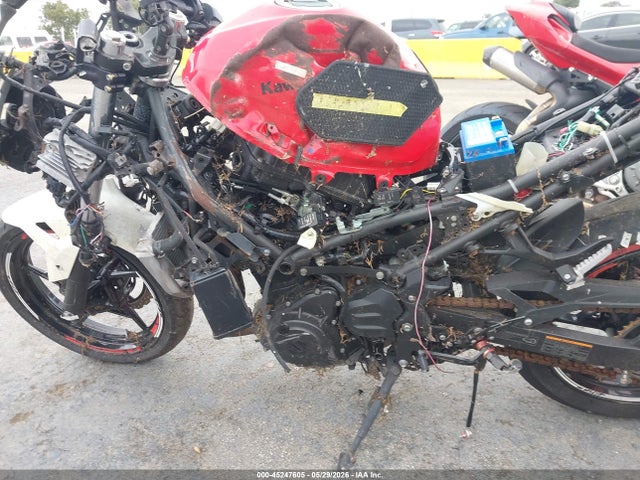 45247605 :رقم المزاد ، JKAEXKG11MDAA1094 vin ، 2021 Kawasaki Ex400 مزاد بيع