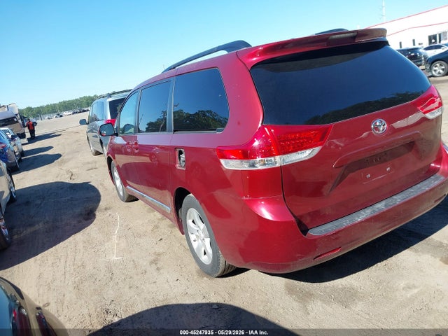 2011 Toyota Sienna Le V6 მანქანა იყიდება აუქციონზე, vin: 5TDKK3DC6BS143057, აუქციონის ნომერი: 45247935