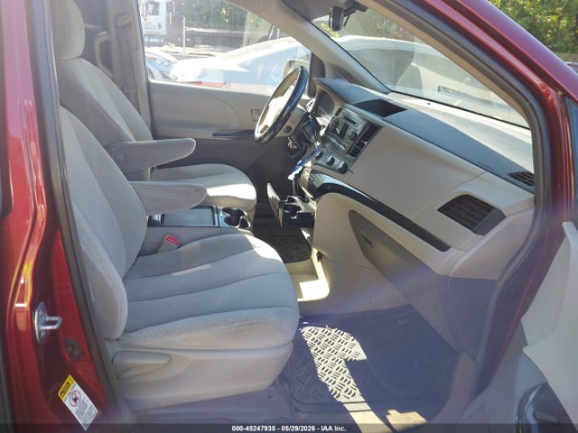 2011 Toyota Sienna Le V6 მანქანა იყიდება აუქციონზე, vin: 5TDKK3DC6BS143057, აუქციონის ნომერი: 45247935