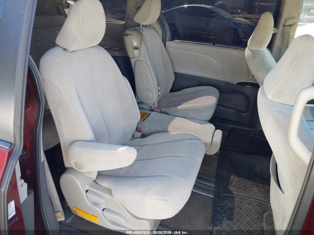 2011 Toyota Sienna Le V6 მანქანა იყიდება აუქციონზე, vin: 5TDKK3DC6BS143057, აუქციონის ნომერი: 45247935