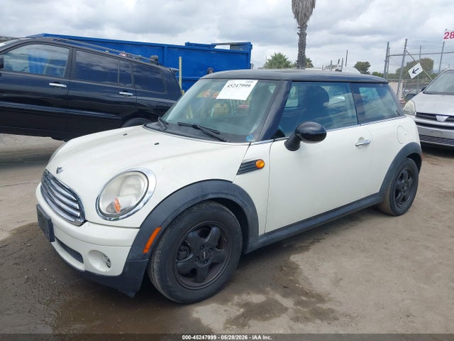 2010 Mini Cooper მანქანა იყიდება აუქციონზე, vin: WMWMF3C50ATZ25111, აუქციონის ნომერი: 45247999