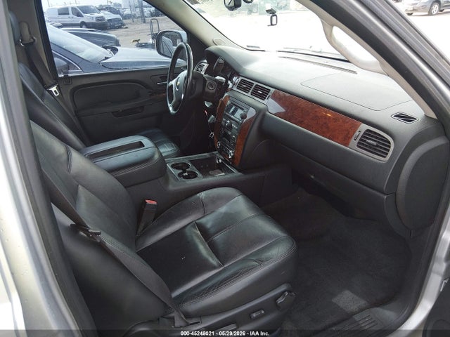 2014 Chevrolet Suburban 1500 Lt მანქანა იყიდება აუქციონზე, vin: 1GNSKJE7XER191502, აუქციონის ნომერი: 45248021