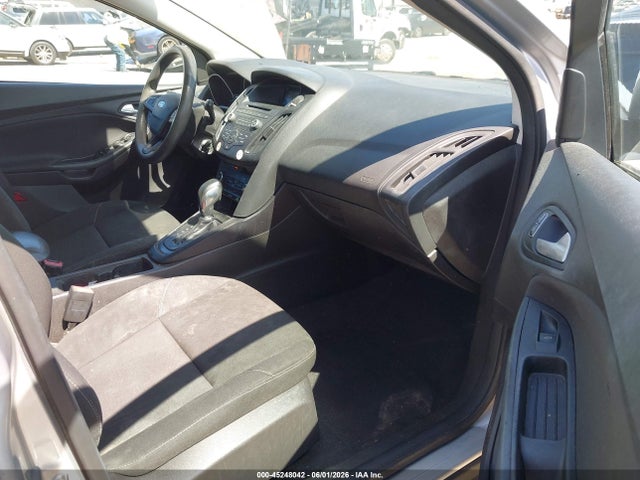 1FADP3K20HL223751 Ford FOCUS SE