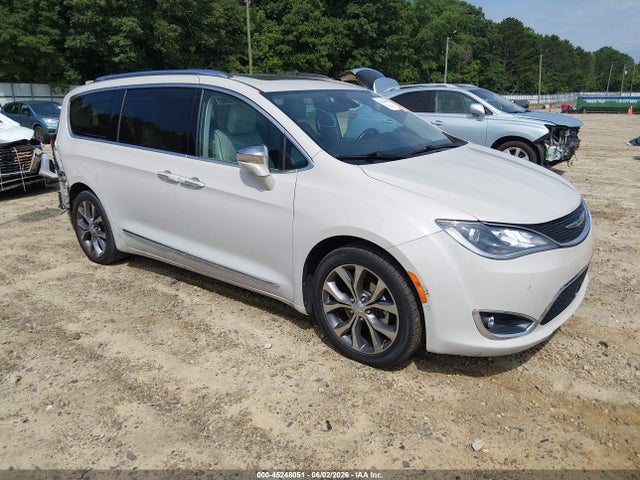 2017 Chrysler Pacifica Limited მანქანა იყიდება აუქციონზე, vin: 2C4RC1GG5HR553798, აუქციონის ნომერი: 45248051