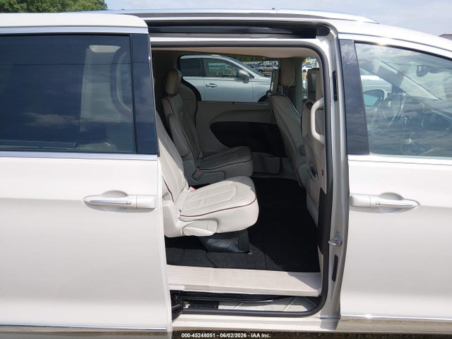 45248051 :رقم المزاد ، 2C4RC1GG5HR553798 vin ، 2017 Chrysler Pacifica Limited مزاد بيع