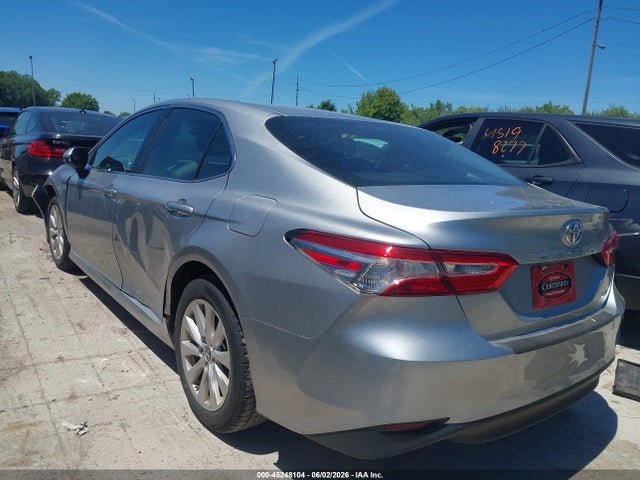 2018 Toyota Camry Le მანქანა იყიდება აუქციონზე, vin: 4T1B11HK9JU634530, აუქციონის ნომერი: 45248104