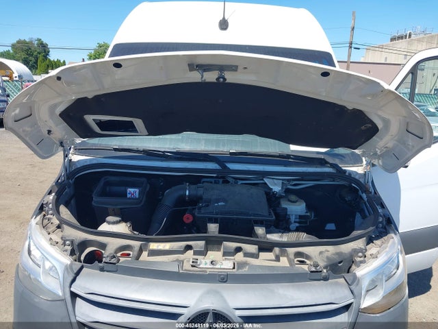 45248119 :رقم المزاد ، W1W40CHY3MT052731 vin ، 2021 Mercedes-benz Sprinter 2500 High Roof I4 مزاد بيع