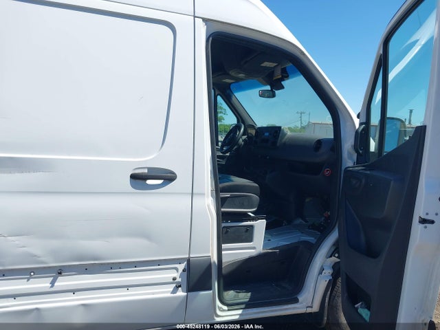 45248119 :رقم المزاد ، W1W40CHY3MT052731 vin ، 2021 Mercedes-benz Sprinter 2500 High Roof I4 مزاد بيع