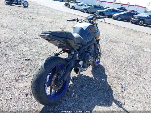 Yamaha Fz09 C 2014 JYARN33Y6EA000884 Image 4