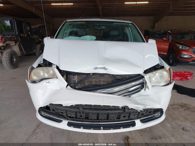 2014 Chrysler Town & Country Touring მანქანა იყიდება აუქციონზე, vin: 2C4RC1BG5ER445149, აუქციონის ნომერი: 45248163