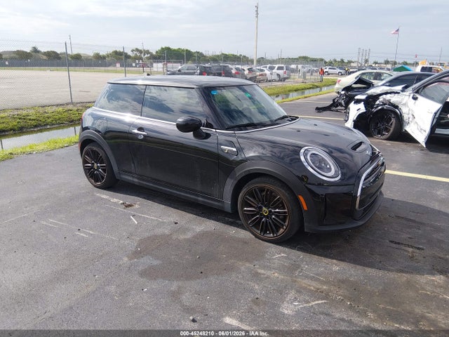 Auction sale of the 2024 Mini Se Hardtop Cooper, vin: WMW13DJ0XR2V85377, lot number: 45248210