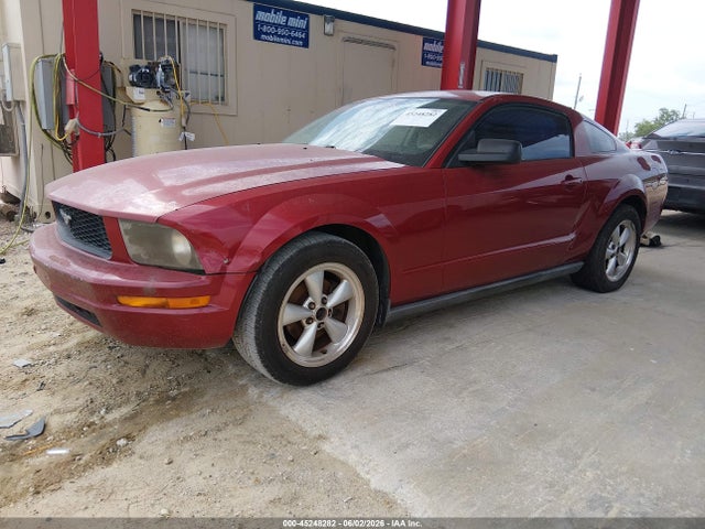 45248282 :رقم المزاد ، 1ZVHT80N085196974 vin ، 2008 Ford Mustang V6 Deluxe مزاد بيع