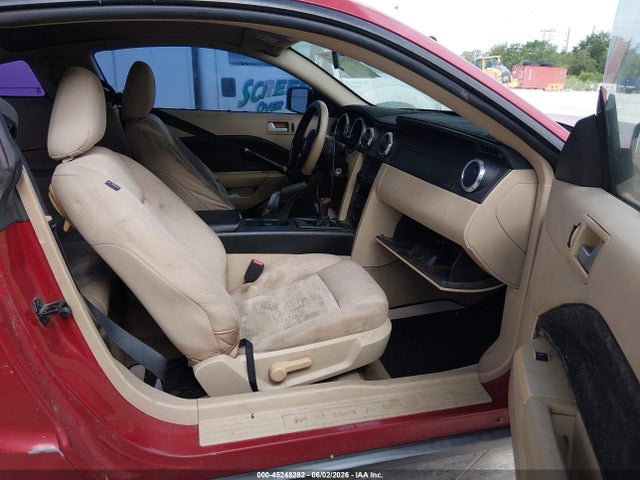 45248282 :رقم المزاد ، 1ZVHT80N085196974 vin ، 2008 Ford Mustang V6 Deluxe مزاد بيع