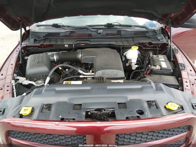 45248299 :رقم المزاد ، 1C6RR7FG1JS302601 vin ، 2018 Ram 1500 Express  4x4 6'4 Box مزاد بيع