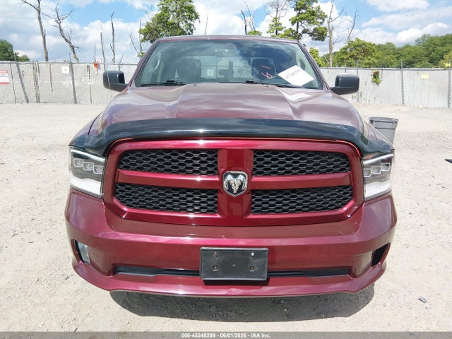 45248299 :رقم المزاد ، 1C6RR7FG1JS302601 vin ، 2018 Ram 1500 Express  4x4 6'4 Box مزاد بيع