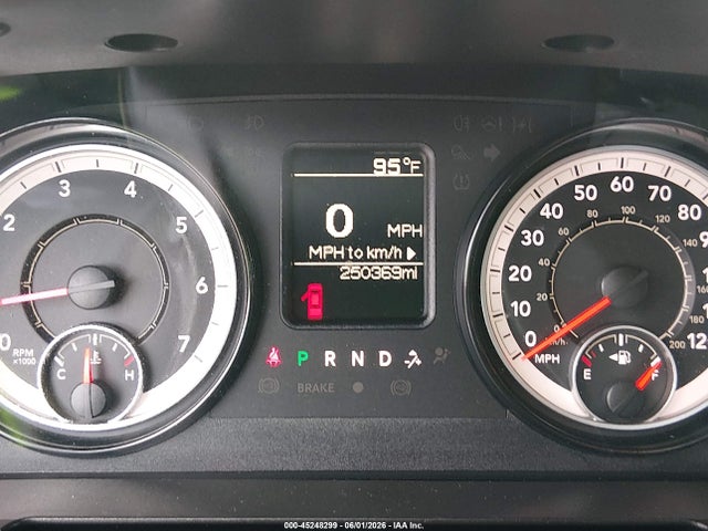 45248299 :رقم المزاد ، 1C6RR7FG1JS302601 vin ، 2018 Ram 1500 Express  4x4 6'4 Box مزاد بيع