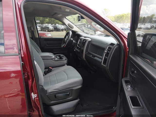 45248299 :رقم المزاد ، 1C6RR7FG1JS302601 vin ، 2018 Ram 1500 Express  4x4 6'4 Box مزاد بيع