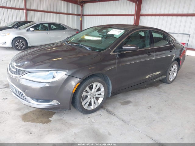 Chrysler 200 Limited 2015 1C3CCCAB1FN562415 Image 2