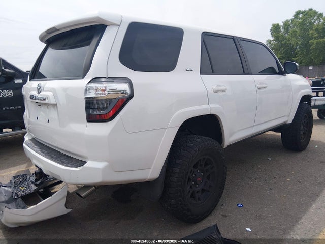Toyota 4RUNNER SR5 2017 JTEBU5JR2H5464845 Image 4
