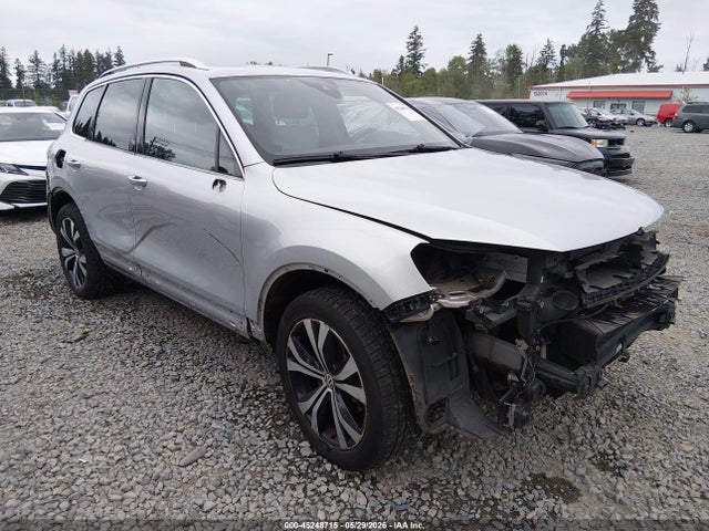 Volkswagen Touareg V6 Wolfsburg Edition 2017 WVGRF7BP6HD001033 main image