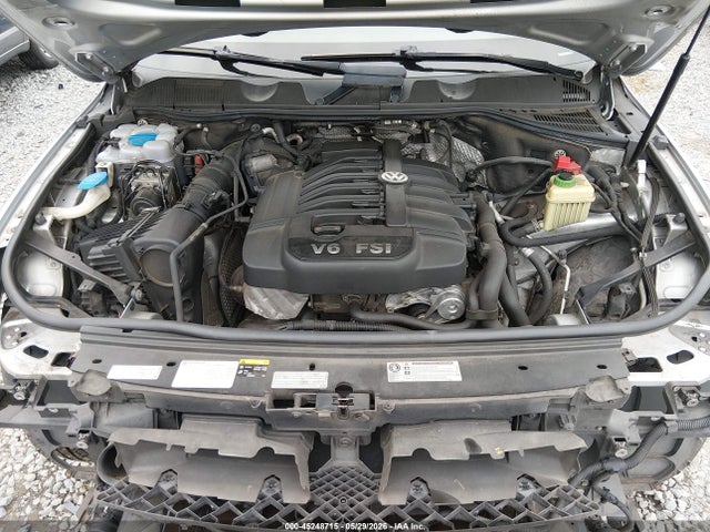 WVGRF7BP6HD001033 Volkswagen Touareg V6 Wolfsburg Edition