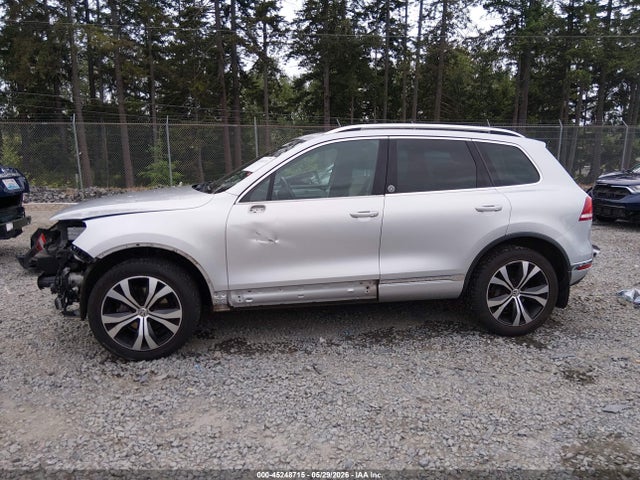 WVGRF7BP6HD001033 Volkswagen Touareg V6 Wolfsburg Edition