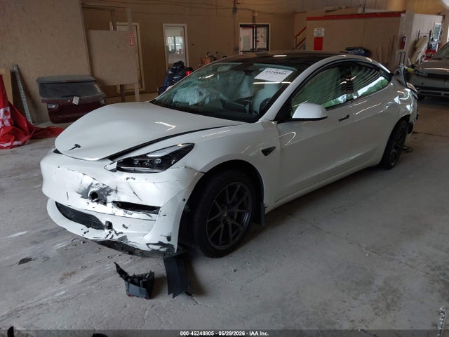 Tesla Model 3 Long Range 2021 5YJ3E1EB0MF975894 Image 2