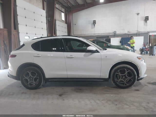 2023 Alfa Romeo Stelvio Ti Awd მანქანა იყიდება აუქციონზე, vin: ZASPAKBNXP7D57632, აუქციონის ნომერი: 45248851