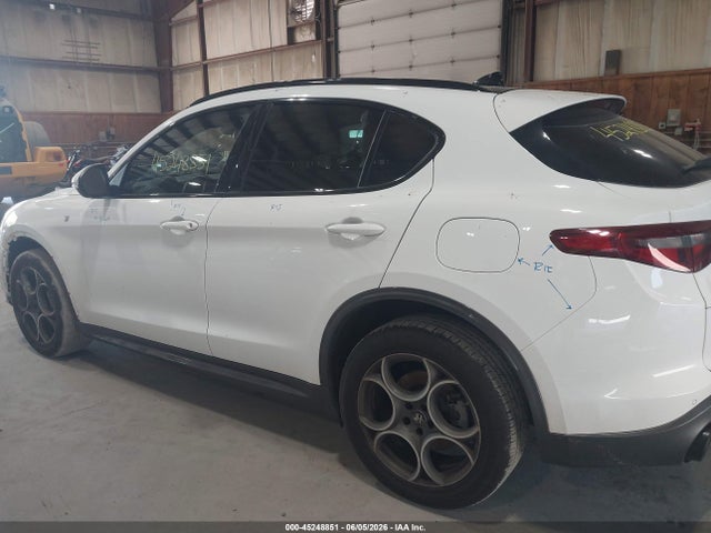 2023 Alfa Romeo Stelvio Ti Awd მანქანა იყიდება აუქციონზე, vin: ZASPAKBNXP7D57632, აუქციონის ნომერი: 45248851