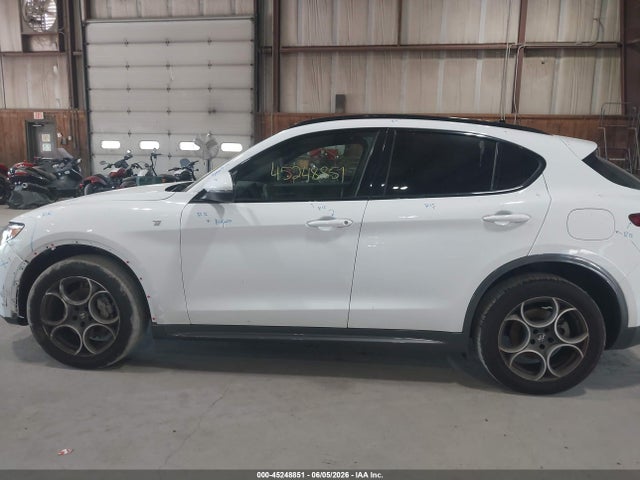2023 Alfa Romeo Stelvio Ti Awd მანქანა იყიდება აუქციონზე, vin: ZASPAKBNXP7D57632, აუქციონის ნომერი: 45248851