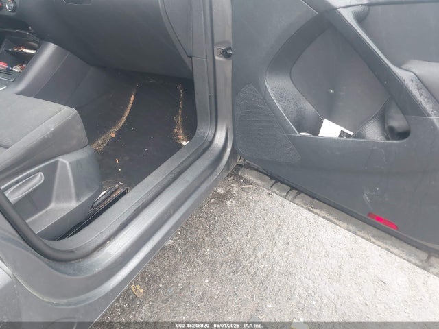 WVGAV7AX0FW597288 Volkswagen TIGUAN S