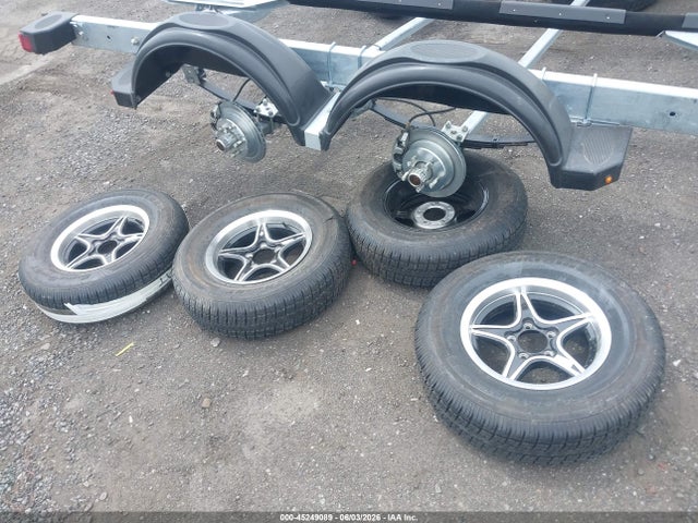 1ZETANST9TA003196 Ez Loader Boat Trailer 25ft